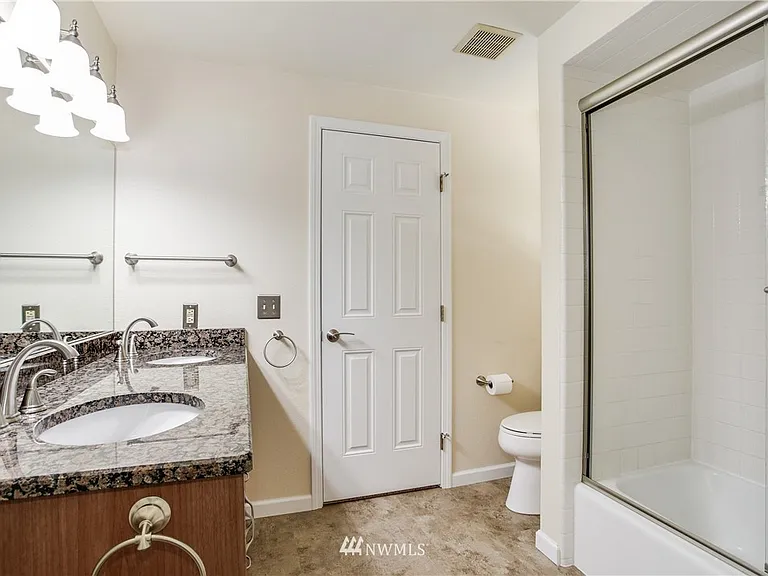 17531 NE 88th Pl — Photo 3