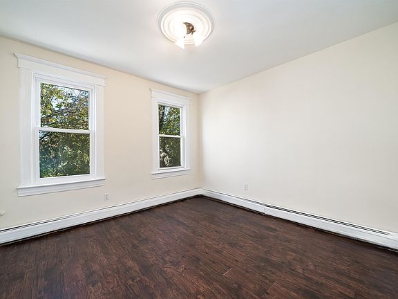 5th image of 224 Linden Ave APT 4