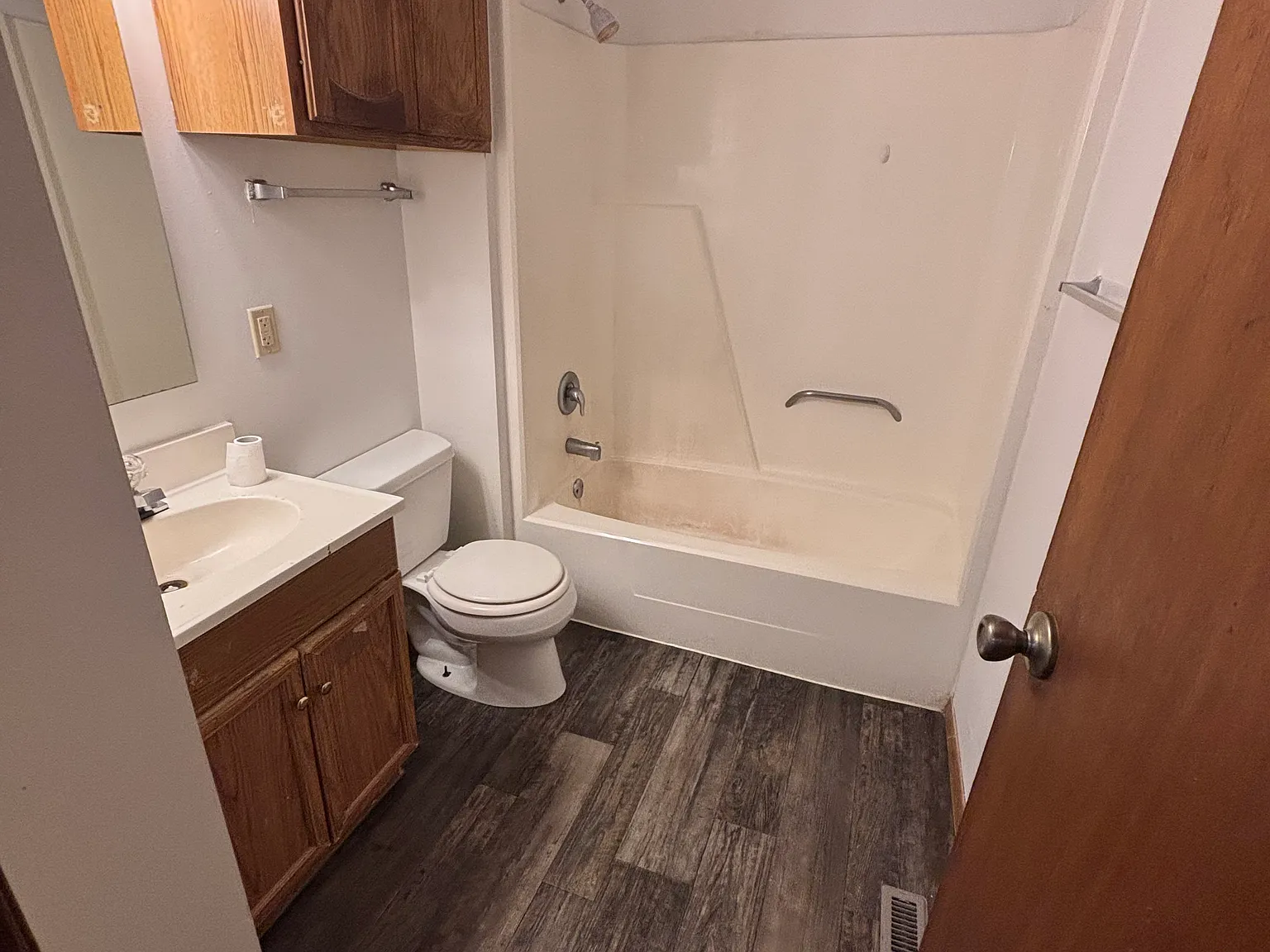 2 bed, 844 sqft, $999 — Photo 4