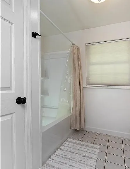 907 Rhue Haus Ln — Photo 12