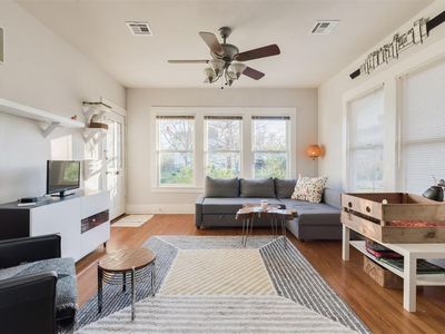 717 E 23rd St, Houston, TX, 77008