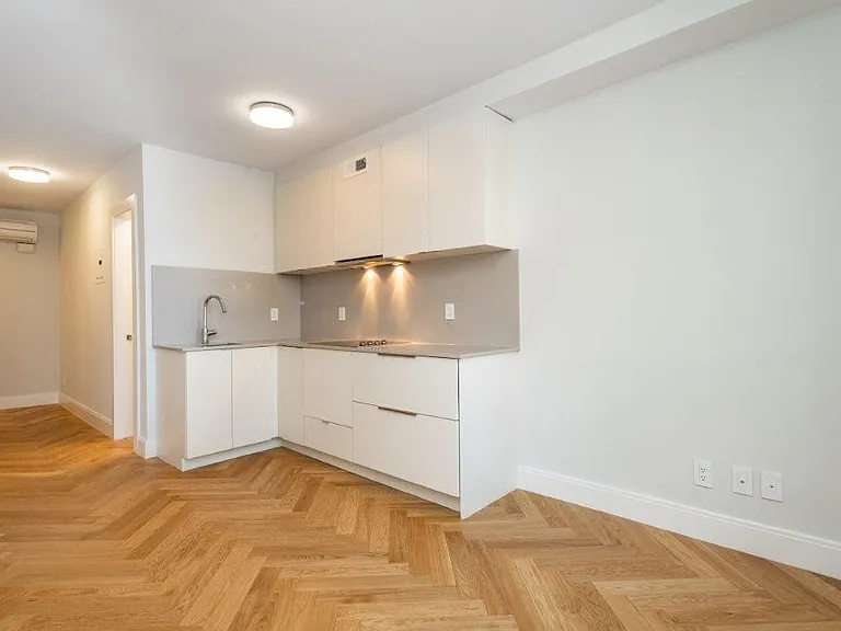 461 Massachusetts Avenue — Photo 38
