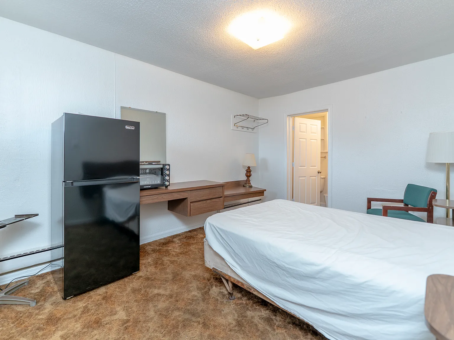 Studio, 300 sqft, $575 — Photo 4