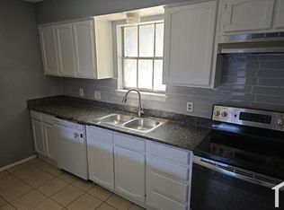 2914 S Fielder Rd, Arlington, TX 76015