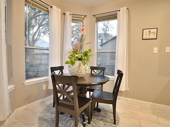 5th image of 5103 Arborwood Dr