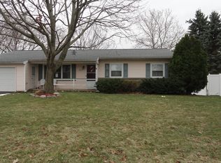 86 Sweet Briar Knl, Henrietta, NY 14467