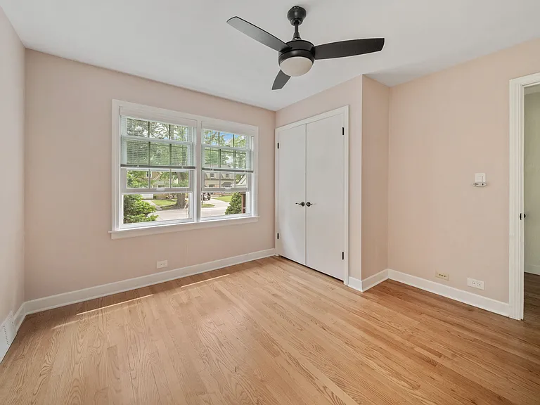 5320 Suffield Ct — Photo 12