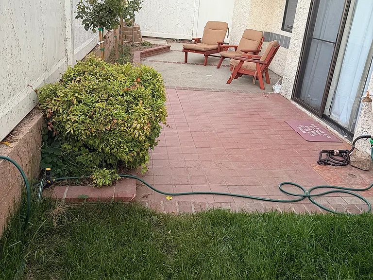 N Sunflower Ave — Photo 15