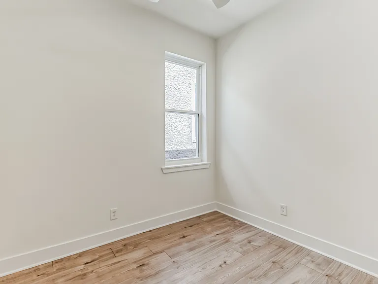 18 W Sharpnack St — Photo 19