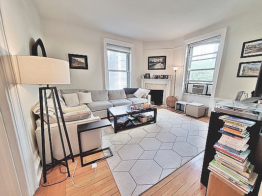 5th image of 210 W 94th St #G3
