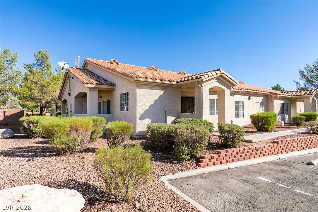 2 bed, 2.0 bath, 1151 sqft, $1,600 — Photo 3