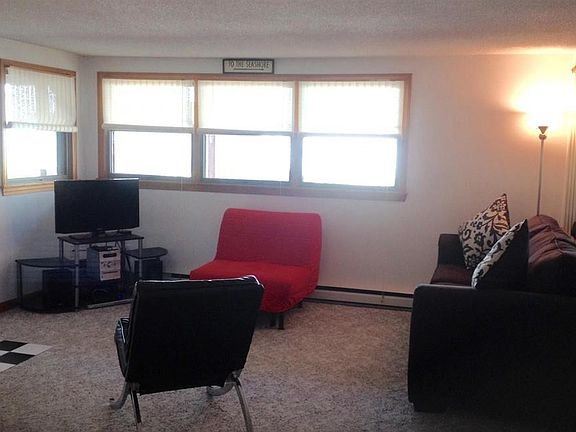 5th image of 590 N End Blvd Unit 3
