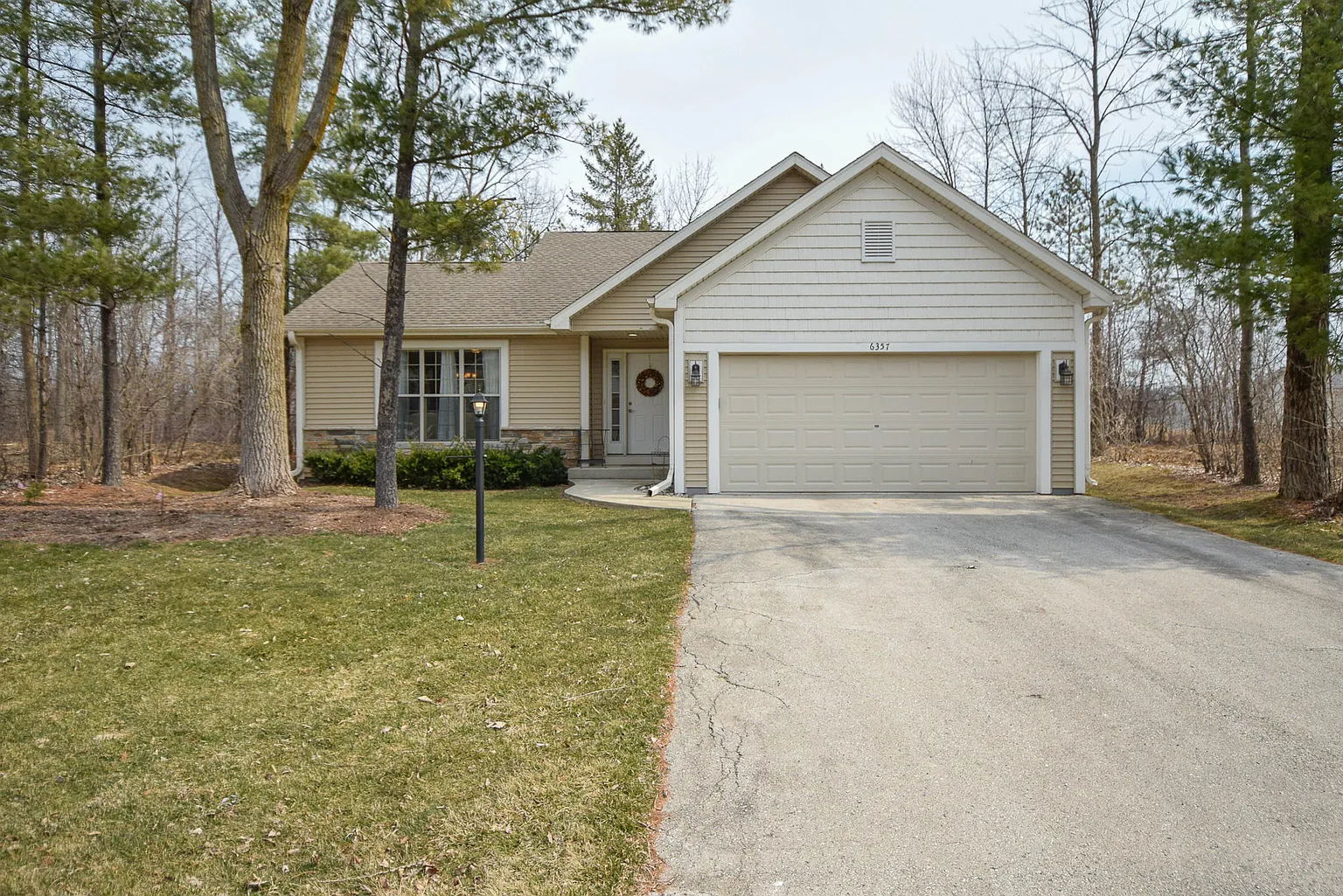 6357 Nature Dr photo 1