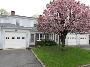 17 Le Grande Ave APT 11, Greenwich, CT 06830