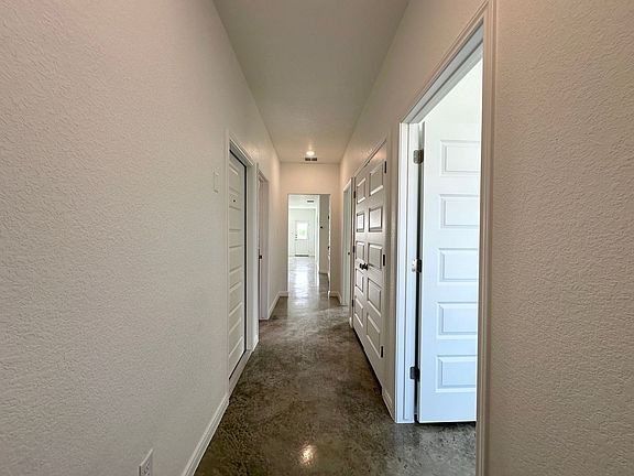 3rd image of 2007 Bear Grass Ridge Rd