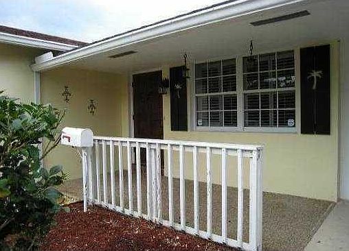2nd image of 111 18th Ave S