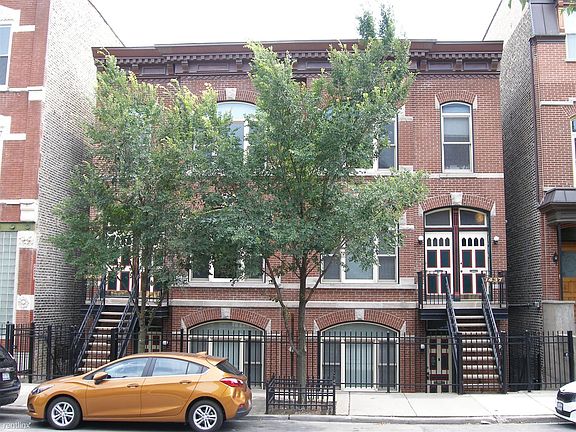 1437 N. Paulina (2)