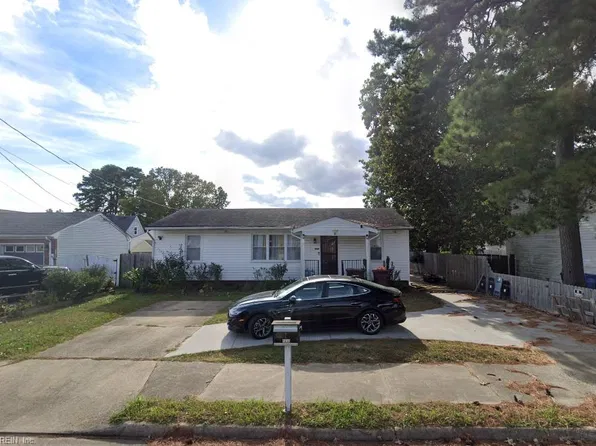 1735 Sparrow Rd, Chesapeake, VA 23320