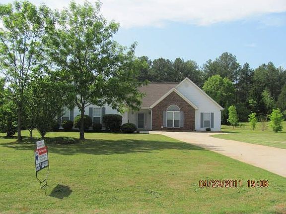 2nd image of 215 Thorne Wood Ln