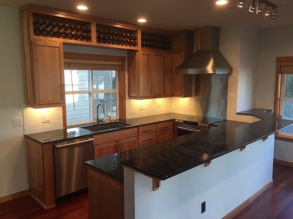 Kitchen with tons of storage and counter space. Upgraded app