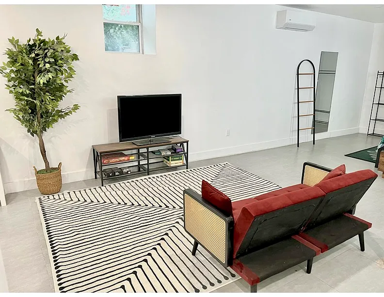 Building Photo - 2844 Marion Ave #1G