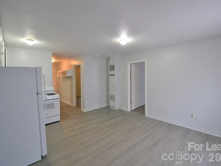 1009 Plymouth St #A — Photo 11