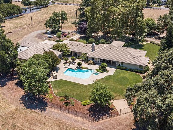 3rd image of 10055 Justamere Ln