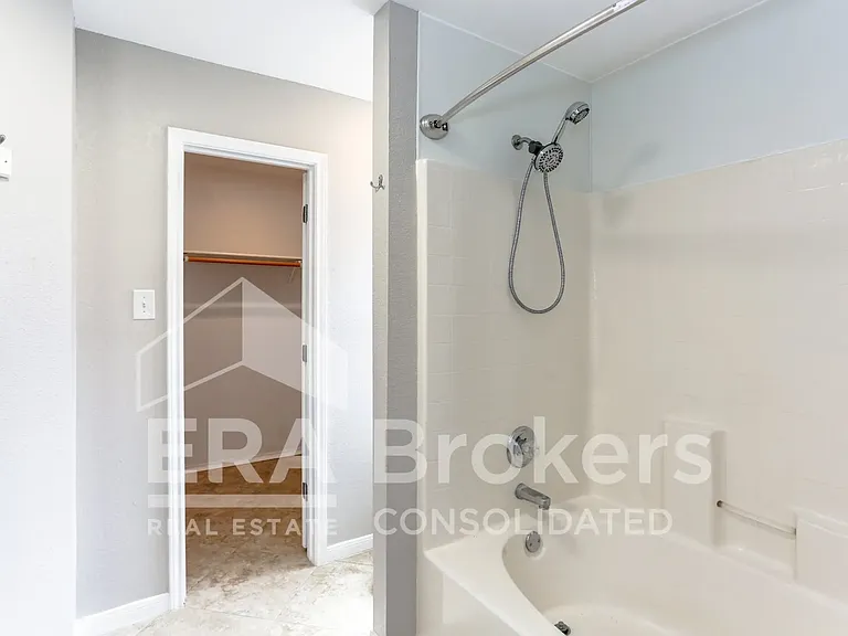 1614 Twisted Oak Dr #TWISTEDOAK1614 — Photo 14