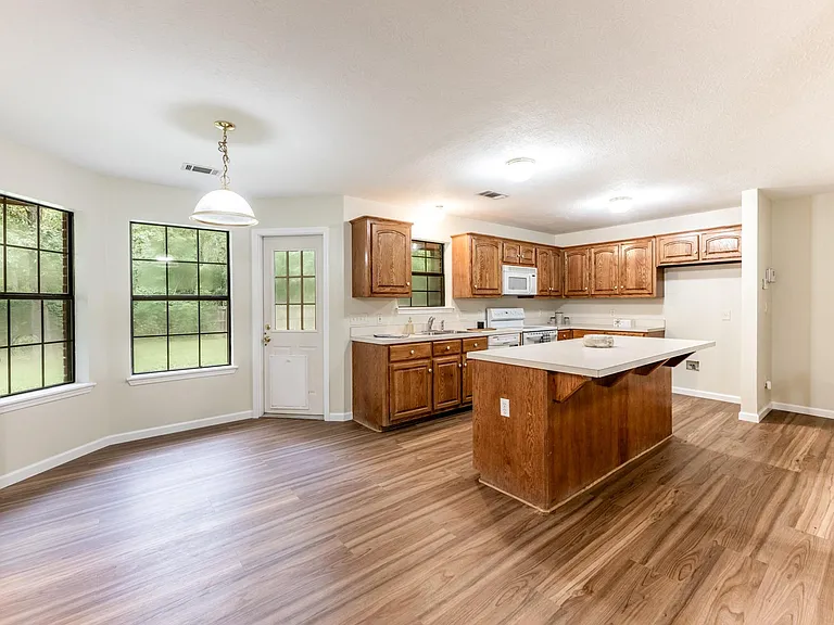 3660 Red Bud Ln — Photo 5