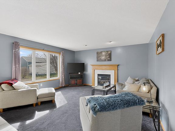 2nd image of 600 15th Ave NW