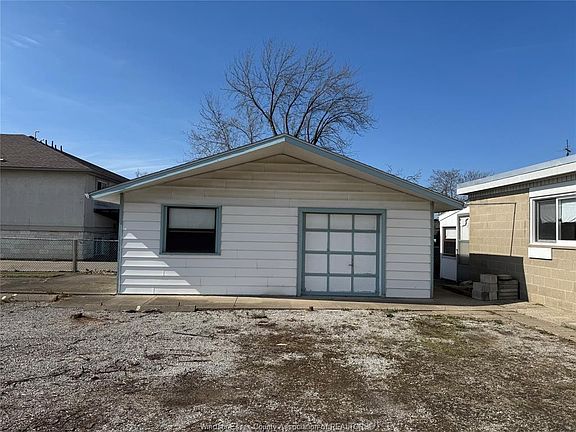 4th image of 3027 Walker Rd #B