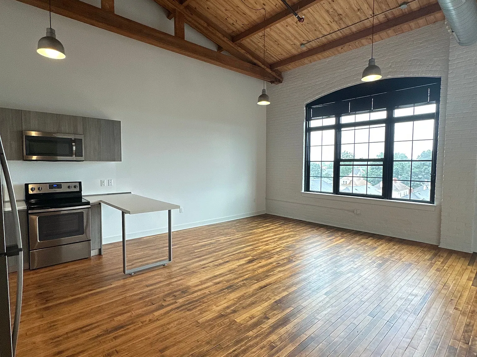 1 bed, 650 sqft, $1,925 — Photo 3