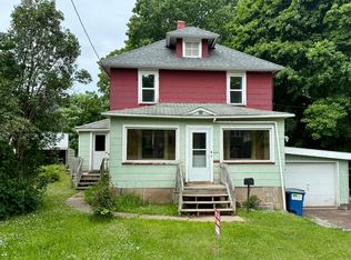 604 4th St, Houghton, MI 49931
