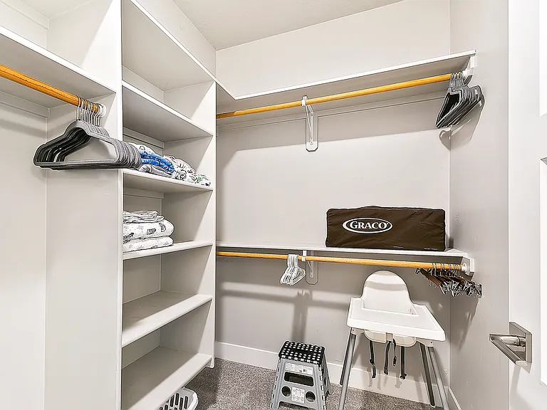 2035 E Oakcrest Dr — Photo 35