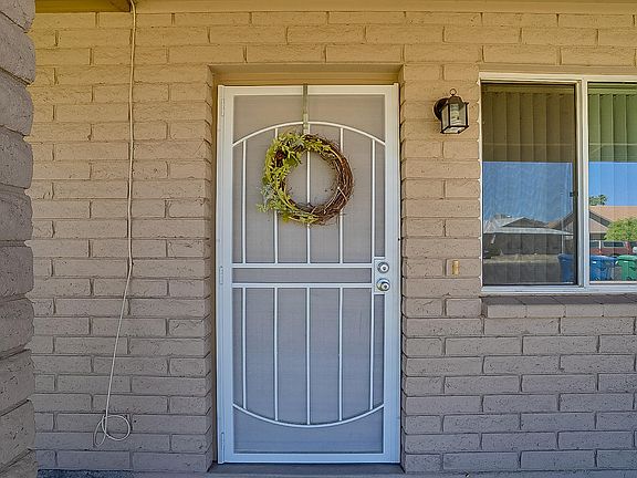 4th image of 1529 E Enid Ave