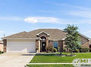 4704 Sailboat Dr, Mansfield, TX 76063