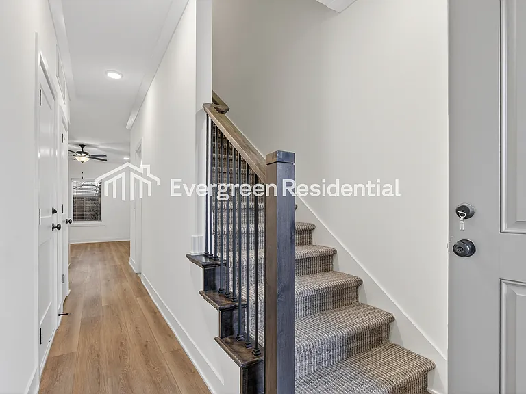 8229 N Berkley Ave — Photo 3