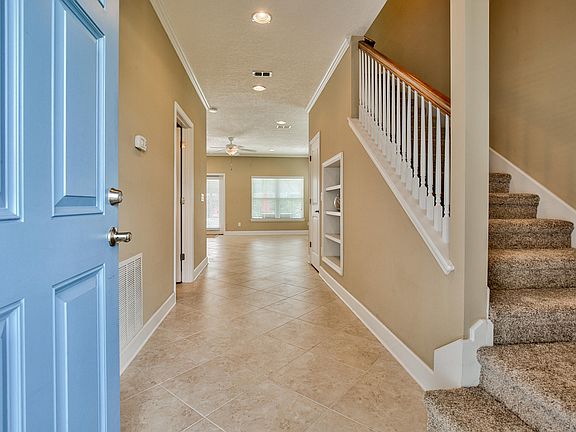 3rd image of 928 2ND Avenue N