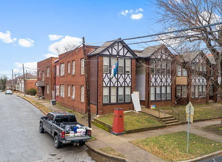 1021 N Denver Ave #B — Photo 1