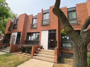932 E 55th St, Chicago, IL 60615