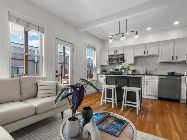 15 I St #3, South Boston, MA 02127