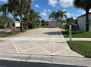 1647 Diamond Lake Cir, Naples, FL 34114