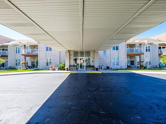 3rd image of N113W16241 Sylvan CIRCLE #104