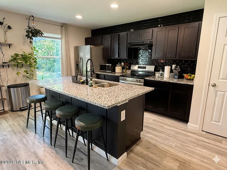 6432 Bates Dr — Photo 2