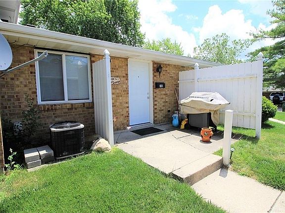4th image of 1299 Hilltop Cir #105