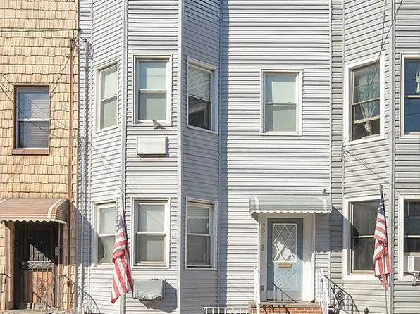 35 Hausman St, Brooklyn, NY 11222