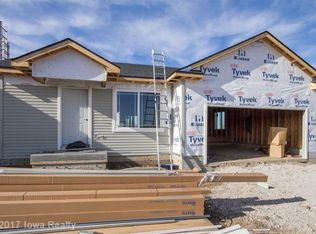 2406 River Meadows Dr, Des Moines, IA 50320