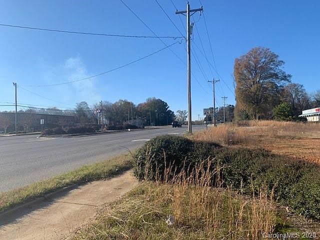 2nd image of 945 Anderson Rd S