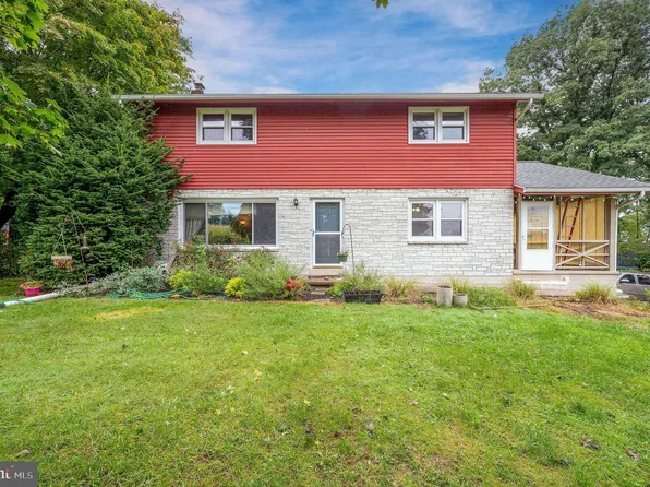 635 Furnace Rd, Wernersville, PA 19565