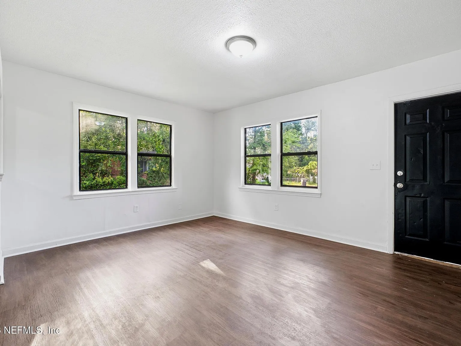 3 bed, 2.0 bath, 1167 sqft, $1,400 — Photo 4